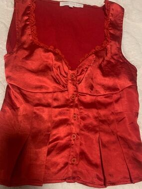 Sleeveless Satin Button-Front Blouse in Red